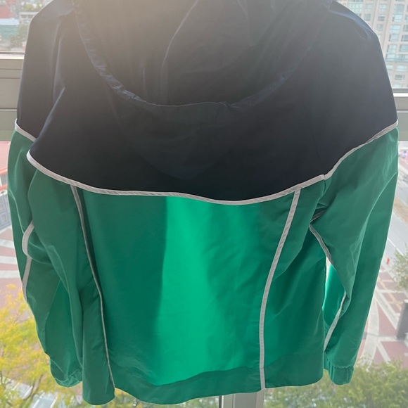 Nike womens running jacket - size S - Picture 3 of 4